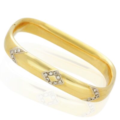 VINTAGE 18CT YELLOW GOLD DIAMOND CUSHION SHAPED BANGLE - 1975