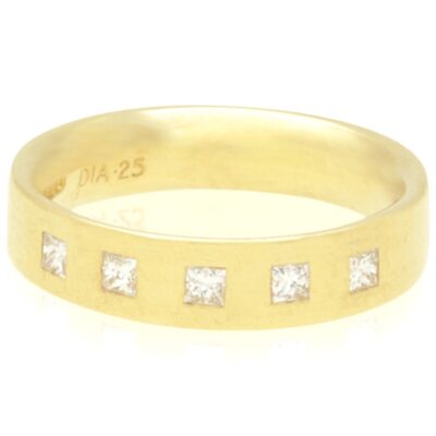 PRE-OWNED 18CT GOLD 5 STONE PRINCESS CUT DIAMOND ETERNITY/WEDDING RING