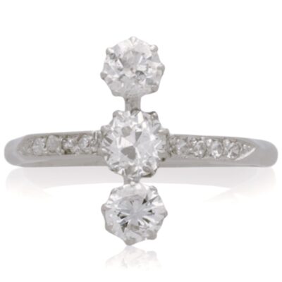 VINTAGE 18CT WHITE GOLD 3 STONE DIAMOND RING - EARLY 20TH C